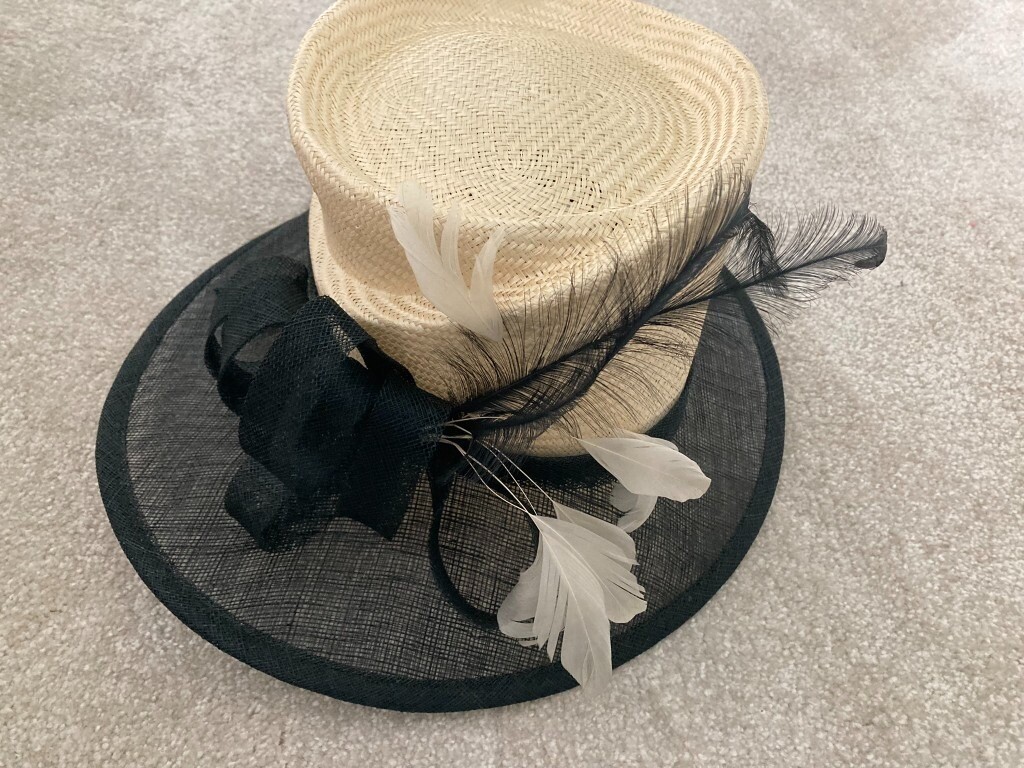 Ladies black \u0026 cream hat - M\u0026S | in 
